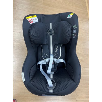Silla de coche Cybex Sirona Gi i-Size Plus en color Moon Black