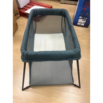 BabyBjörn Cuna de Viaje, con Sábana Bajera Ajustable, Verde Oscuro