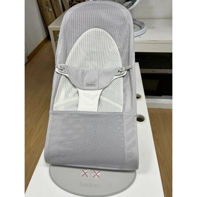 Babybjorn Hamaca Balance Soft, Estructura de Malla, Plata/Blanco